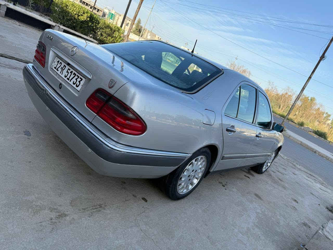 مارسدس
موديل 97 تبريد تدفئا  سيارة حيل نضيفه
فول  سنتر لوك لايتات زينول خراطيم
***********
سعر 80 وبيها مجال قليل
