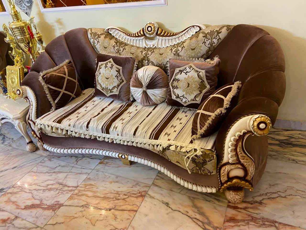 سلام عليكم هاذ التخم مستعمل نظيف البيع السعر 1700وبي مجال مكاني البلديات شارع السمنت ***********تواصل واساب فقط
