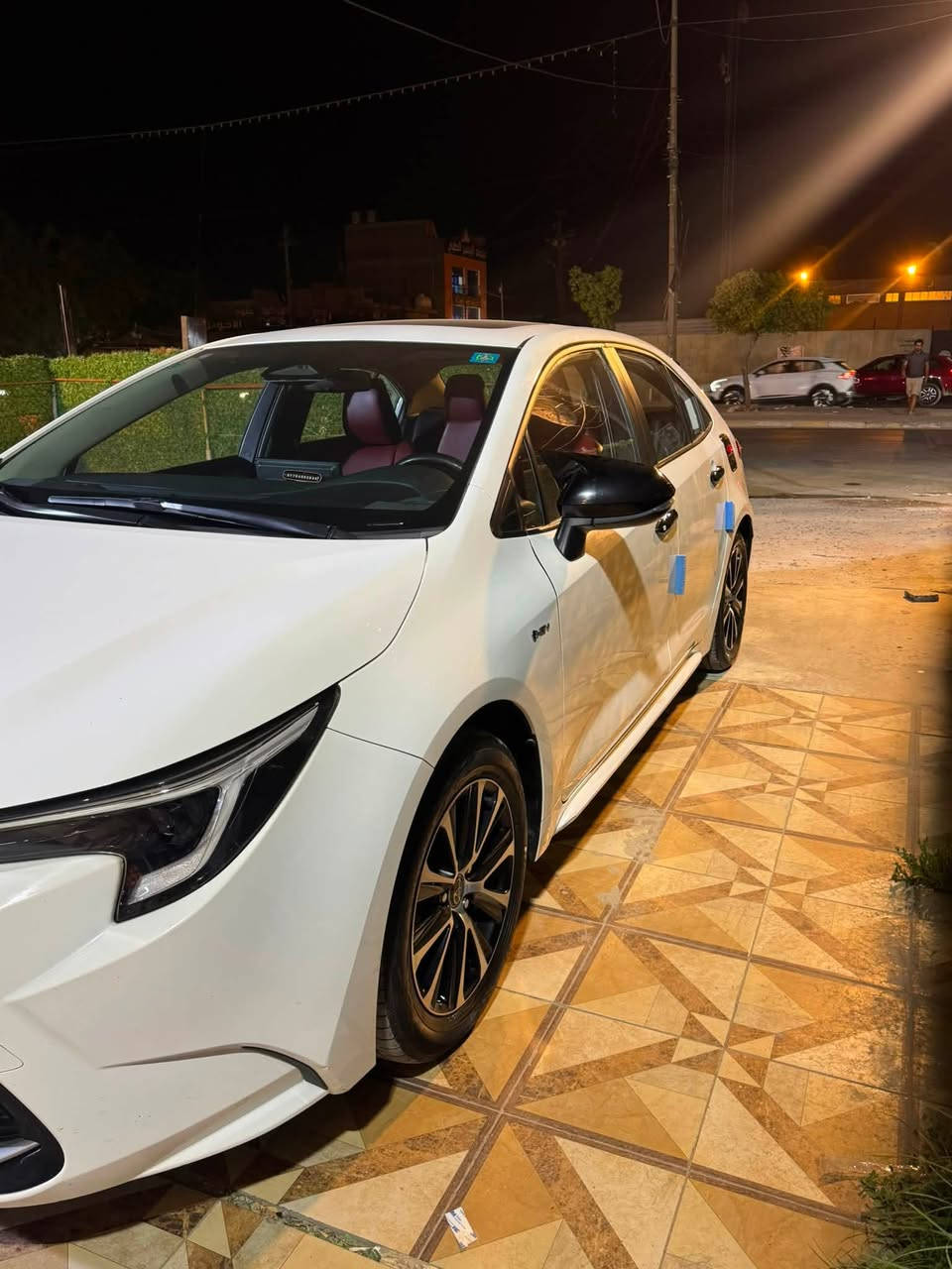 السلام عليكم
كورلا 2025 هايبرد 

السيارة مكفولة 

ماشية 32الف 

موصفاتها 

كشنات جلد احمر 

كشنات كهرباء 

سايد بريك دكمة 

اوتو هولد

فتحة سقف 

جام اوتو

رادار

مثبت سرعة وتحديد مسار

السيارة نضيفة جدا وجاهزة 

العنوان : بغداد البياع 

السعر 162$

رقم التلفون :***********
