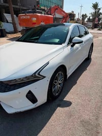 K5 للبيع موديل 2022  خليجي وكالة NIM  الماشية 86  الف كيلو  سيارة بعده...