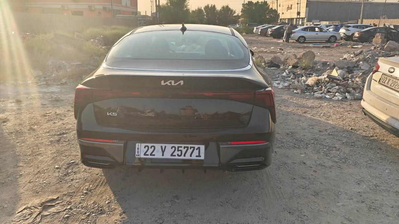 . 🔥🔥 للبيع Kia K5 LXS موديل 2026 🔥🔥
🖤 لون أسود ملكي
🇺🇸 وارد أمريكا
🇮🇶 رقم أربيل حرّة
📄 باسمي – تحويل ثاني يوم
📍 ماشية فقط 4,700 ميل

السيارة شبه جديدة وحالتها ممتازة جداً، والحادث كان دعامية فقط مع شوية ضرر بالبنيد.

🔧 الدعامية مبدلة والبنيد مصلح، والسيارة جاهزة للفحص والتجربة.

✅ مكينة وقير بحالة ممتازة
✅ السيارة باردة ونظيفة
✅ لا يوجد ضرر بالشاصي
✅ لا يوجد ضرر بالراديتر
✅ لا يوجد أي مشاكل بالتبريد
✅ جاهزة للفحص بأي مكان يختاره المشتري

⭐ المواصفات:

• K5 LXS 2026
• محرك 2.5 لتر – 4 سلندر
• قير أوتوماتيك 8 سرعات
• دفع أمامي FWD
• شاشة وسطية
• Apple CarPlay / Android Auto
• كاميرا خلفية
• مثبت سرعة
• تشغيل زر
• أنظمة أمان ومساعدة للسائق
• إضاءة LED
• جنوط ألمنيوم
• تكييف قوي
• مواصفات LXS الأمريكية

💰 السعر: 19,800$

📞 للتواصل والاستفسار:
***********

🔥 موديل 2026 + ماشية 4,700 ميل فقط + رقم أربيل حرّة + تحويل سريع

🚘 الفحص على المشتري وين ما يحب، والجاد يتفضل.
