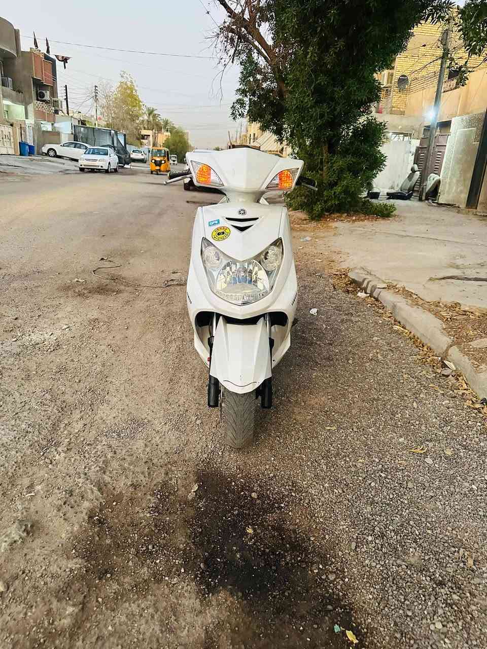 سلام عليكم دراجه سكنس فحل  نوزل  مكينه بلاديه لا تنقيص لا تخبر زوجها تاير جديد كهربائيات كلهه شغاله. كفرات بلادي عنوان الشعب  سعر 750 وبيه مجال حك جيه. ***********
