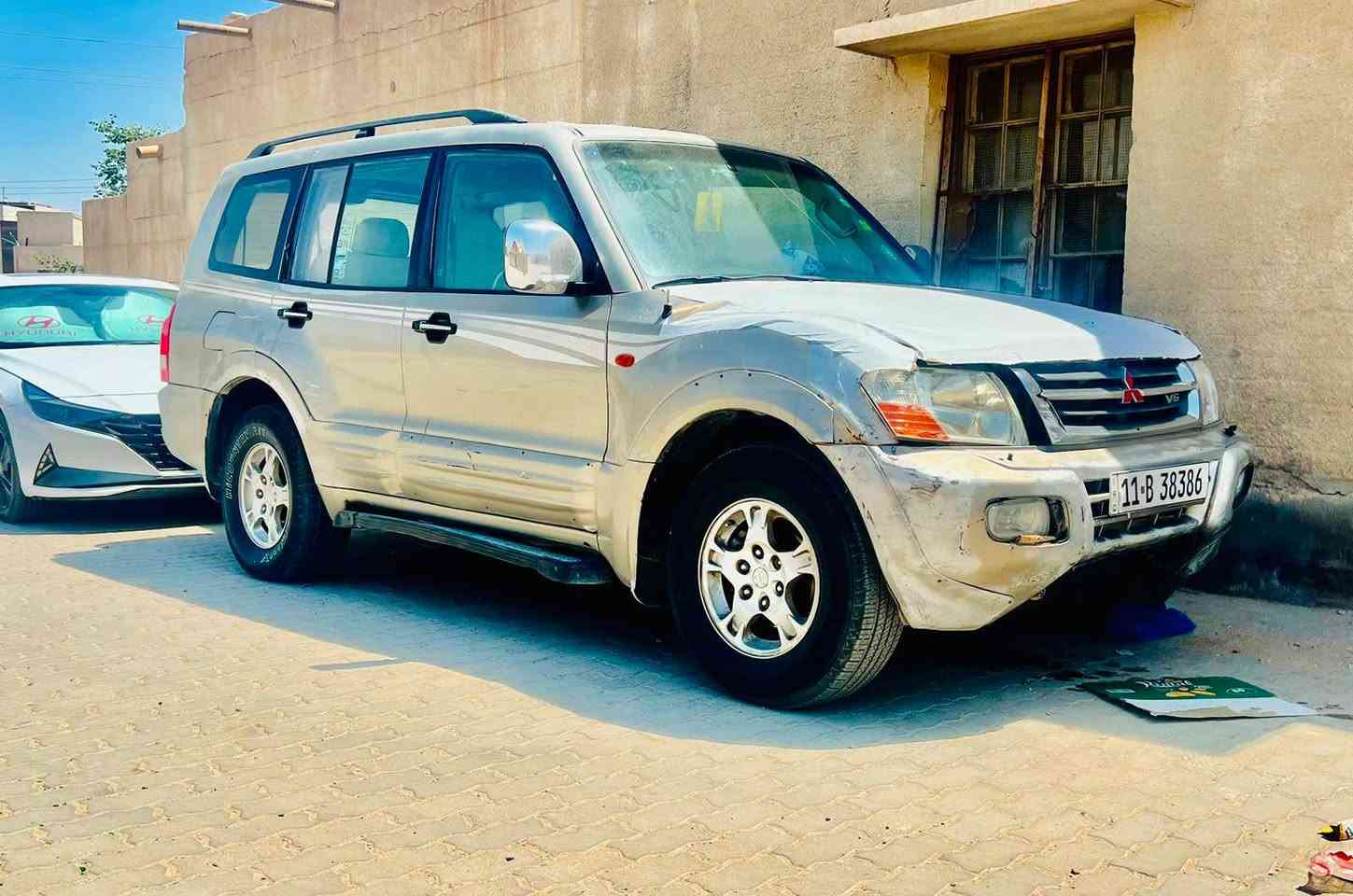 السلام عليكم اعادة النشر مع تخفيض السعر
باجيرو موديل 2002 فول مواصفات سيارة رقم بغداد باسمي تحويل مباشر السنوية تنتهي 2030 
حدادية الخلفية جديدة الامامية نص عمر تبريد شغال ثلج السيارة مابيها لا ضربة ولا صبغ على صبغها البلادي السيارة خير من الله شغل واطلع وين ما تريد للبيع  
السعر 60 وبيها مجال مستعجل على البيع 
لتفاصيل اكثر اتصال او مراسلة واتساب على رقم *********** البصرة, العراق
