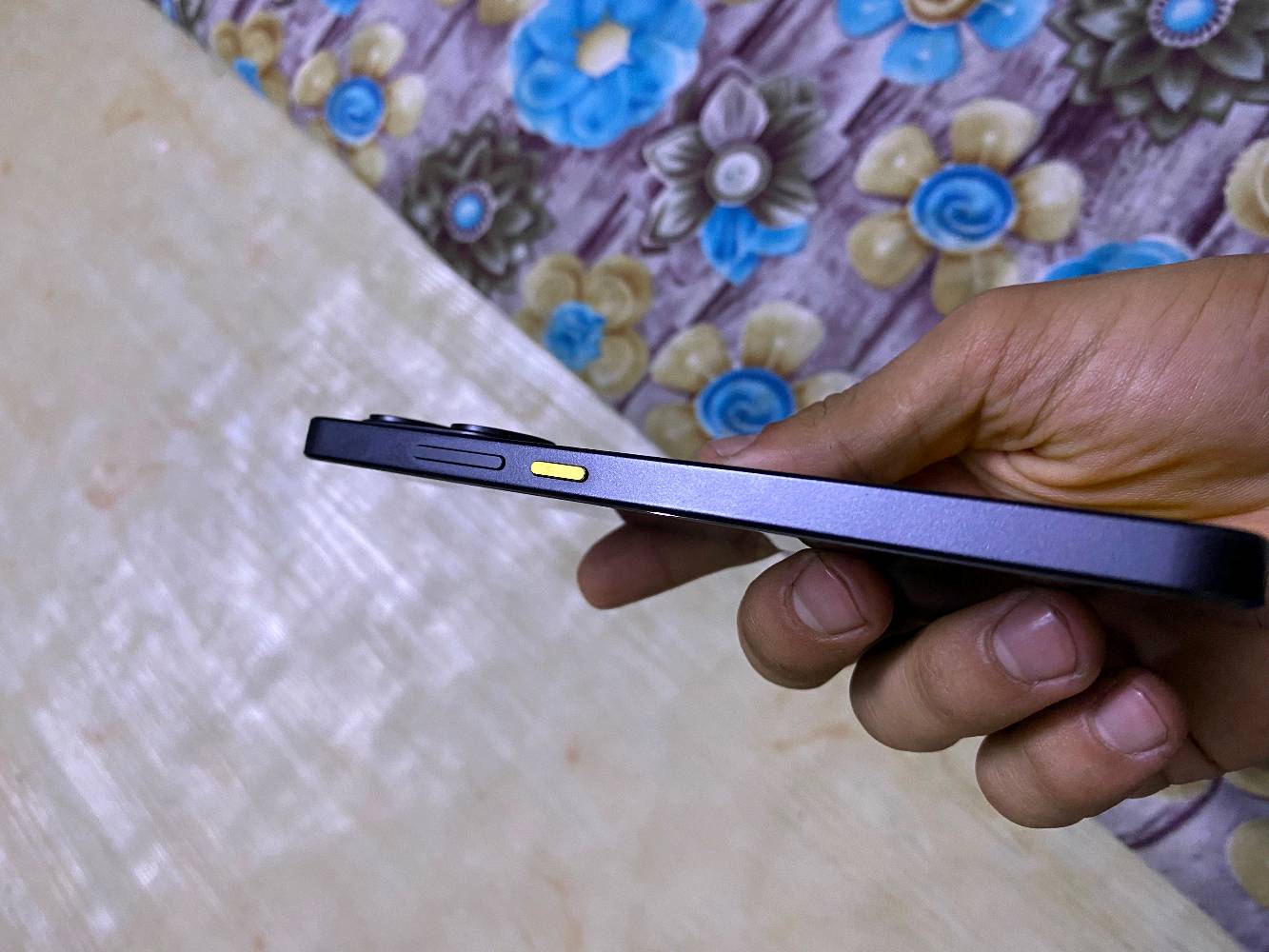 بوكو x7pro  نضيف ذاكره 512 بدون ملحقات الجهاز نضيف كلش بس بي ثلمه موضحه بل صوره  سعره 360 وبي مجال رقمي ***********
