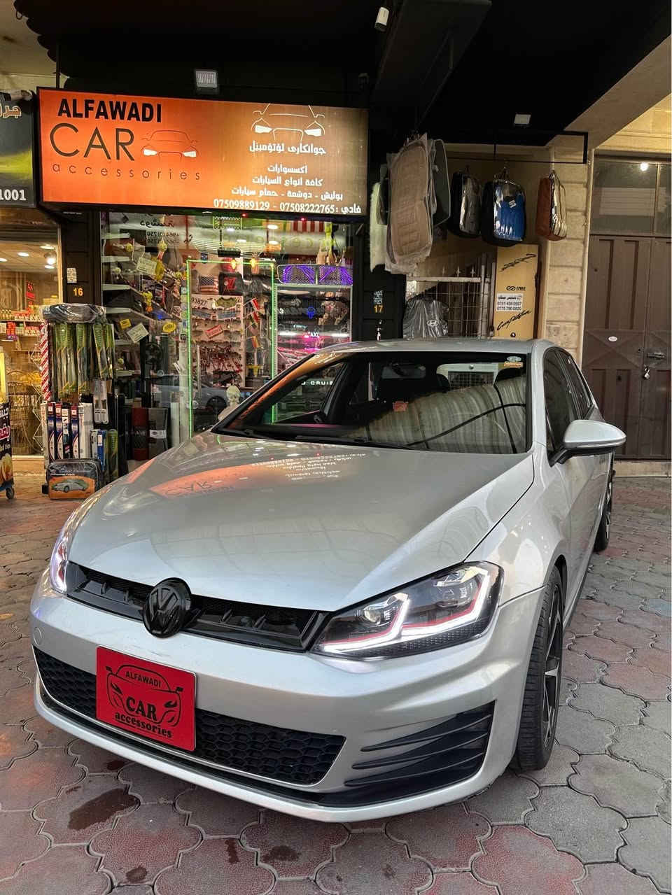 كولف 2017 gti 
ماشية ٩٠ كيلو بدون ايربك ٣قطع صبغ 
شاشة الكتروني 
لايتات وبك لايت 7.5
كشن بربري 
شاشة وكامرة 
3 كير 
3 مود 
تحكم استيرن 
سيدي جنجر 
تبرين قطعتين 
مري هيتر 
ثلاجة 
شفتات بالسكان
كير محرك بلادي ومكفول 
سنوية منتهية
مكان السياره اربيل عينكاوه
سعر 128
***********
*********** أربيل, العراق
