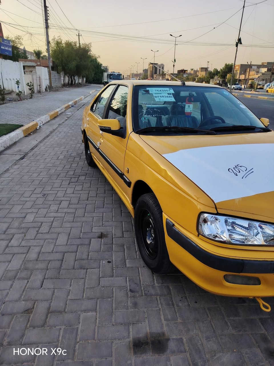 بيجو بارص ٢٠١٥  سياره باسمي ضربه صبغ مابيها السياره صدر امامي خلفي خير من اللة تايرات نظاف كير مكينه تبريد نظاف خير من الله العنوان بغداد حي العامل السعر 37 
***********
