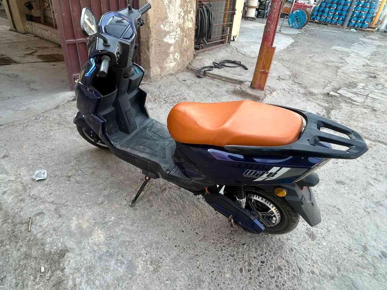 سلام عليكم 
سكنس mtrً
ملف 3000W
‏6بطاريات مسطره البلادية مالته يقرن بالهيتر 11
عقل ضفيره ملف بلاديات 
الدراجه نهائيا ما ملعوب بيهة 
تجي 3سرعات الرابعه بك 
شلعه صاروخ 🚀 
الكفرات موضحه بالصور 
الدراجه بحاله الشركه بدون اي نقص السعر ٦٠٠ وبيهة مجال بسيط 
مكاني الرساله شارع الضغط ***********
