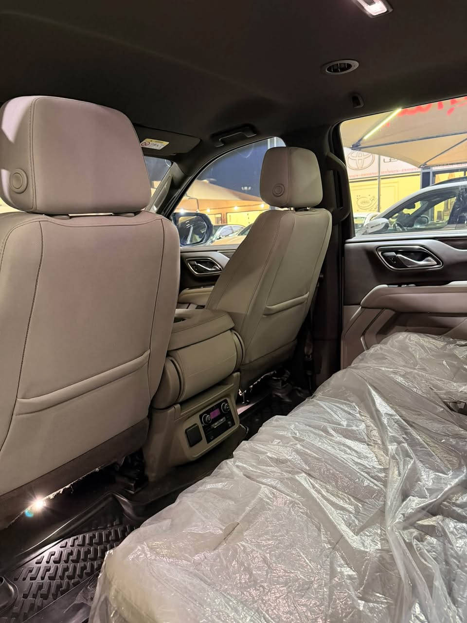 السلام عليكم
شوفرليت تاهو 2023 Ls
السعر 425 وبيهه مجال 
رقم بغداد دولي تحويل مباشر
عداد المسافات 80km
مكفولة كفالة عامة 

عدا بارد بل جاملق الخلفي فقط 

كير مكينة تبريد كفالة 

مواصفات ال Ls معروفة 

السيارة جديدة بمعنى الكلمة 
***********
‏
