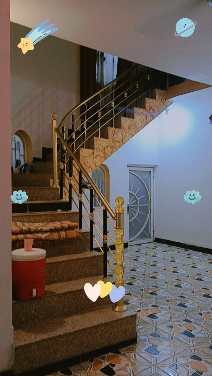 بيت للبيع مساحة 225كامل طابوك صب مسلح والرضية سراميك وياتانكيات ومنضومة كامرات وكيزر وسبلت نزلت افران الهادي 70مليون وبي مجال غرف ثنين كبار
