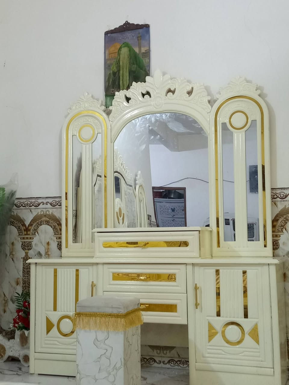 غرفه البيع اصلي ومناسب و الشراي بي خير و يدلل الاتصال على هذا الرقم*********** واتساب او اتصال
