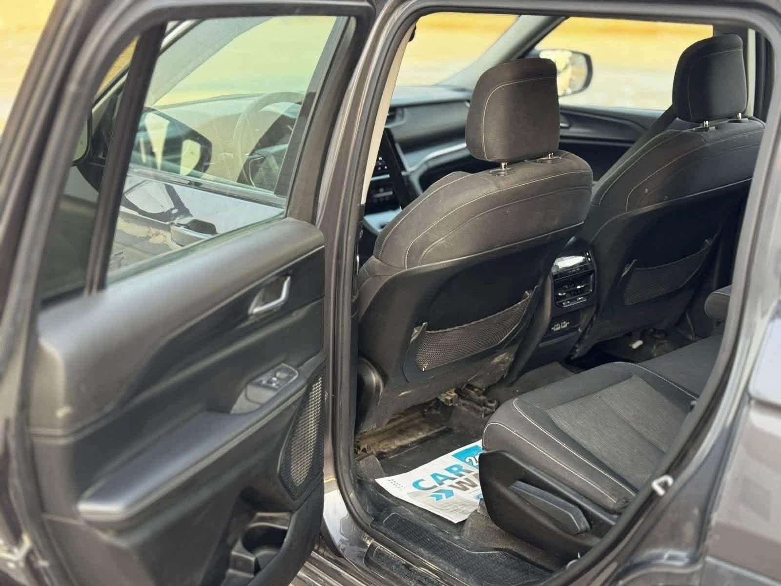 جيب كراند شيروكي لاريدو ٢٠٢٤وارد امريكي
مرقم بغداد
الشكل الجديد
المحرك V6 3.6L 
ماشيه ٢٥ الف فقط
٧راكب 
كامره خلفية (HD) 
حساسات تحذيرية    
تحذير الخروج عن المسار 
شاشة دجتال -شاشه كبيرة 10.1 انج - نظام الخرائط (GPS)   كشافات الضباب زنون 
شفتات بالستيرن 
الگير ماوس سستم صوت Alpine 
مكيف خلفي مع وحدة تحكم منفصلة 
تبديل بنيد - السونار بالمنشور
الصبغ جاملغ وباب وبنيد 

مكان السيارة 
بغداد السيدية

للاستفسار / *********** 
اتصال او خاص
