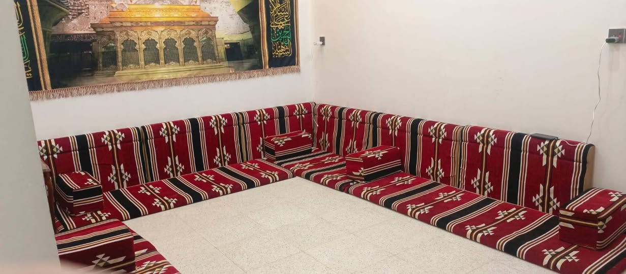 السلام عليكم 
ديوان نضيف گلش مستخدمينه قليل 
سعره 200 وبي مجال 
العنوان حي الكوفه قريب على حي اور 
رقم  ***********  بي واتساب
