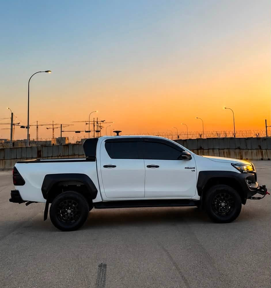 � للبيع: تويوتا هايلوكس GR موديل 2024

* محرك 4.0 V6
* ⁠السياره ماشيه 50 km فقط
* السيارة بحالة ممتازة جدًا
* استخدام شخصي ونظيف
* جميع الصيانات منتظمة
* لا تحتاج أي مصروف
* مواصفات ال GR معروفه 
* ⁠بصمه 
* ⁠شاشه 
* ⁠كامرات 360 درجه
* ⁠حساسات اماميه وخلفيه 
* ⁠نظام الثبات الالكتروني وانظمة امان متكامله
* ⁠دفع رباعي (4x4) مع دبل ثقيل وخفيف وقفل دفرنس 
* ⁠مقاعد جلد GR
* ⁠حزام امان باللون الاحمر
*شاحن وايرلس 
*ثلاجه
السياره كفاله عامه كير ومحرك ومكفوله من صبغ ومن التبديل ومن البارد ومن الشخوط 
تخم تاير جديد

السعر 420$ 

تضليل امريكي اصلي للنوافذ الجانبيه مع الضمان 5 سنوات وباج تضليل ( تخويل )
وتضليل جامه امامي نوع بولورايز حماية من اشعة الشمس اصلي ومع ضمان
مكاني بغداد ***********
