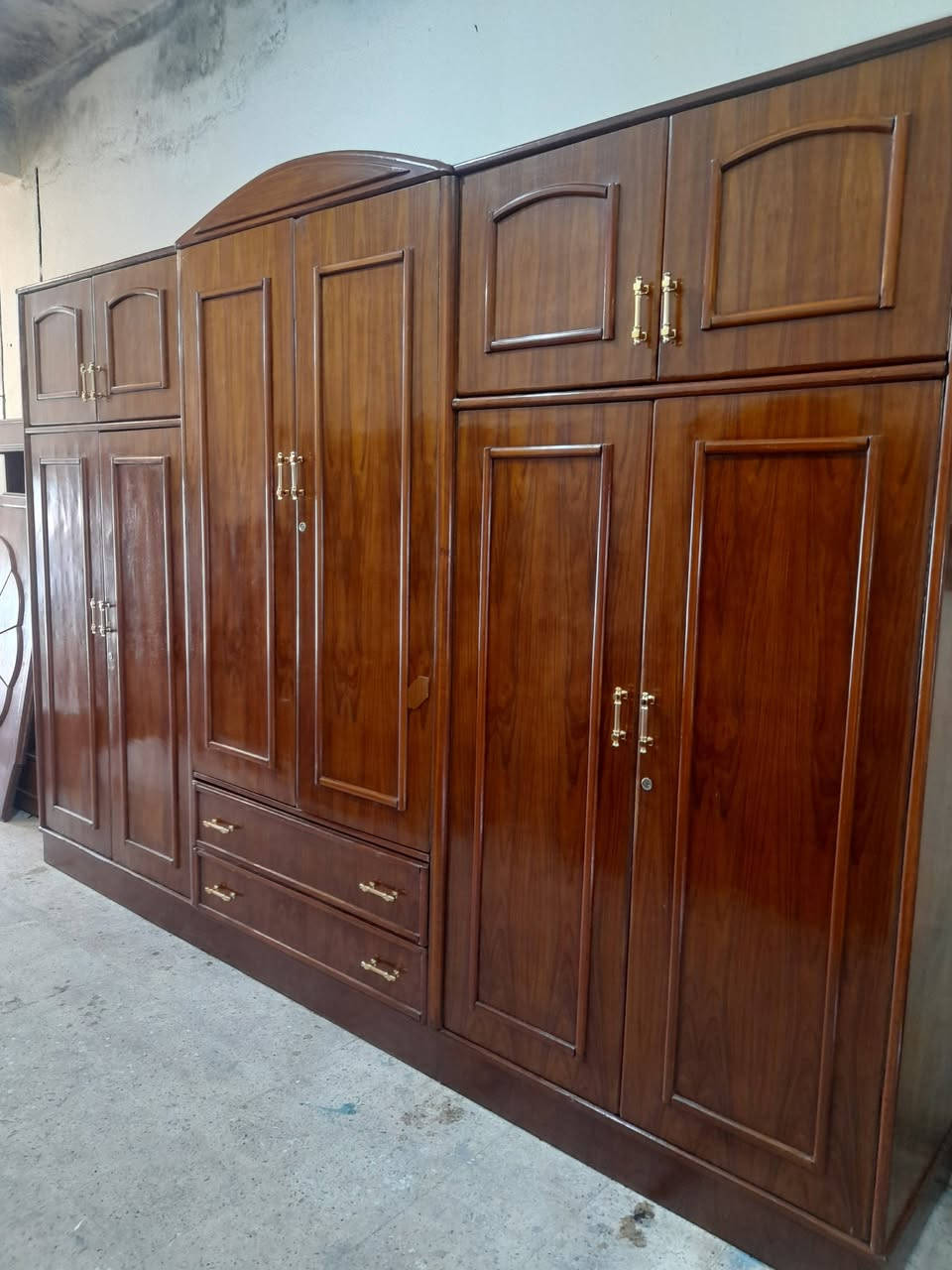 غرف نوم ملحق شرط شرط النظافه شغل ثقيل حيل فصال توصي
السعر 550 ألف
باب سنجار  قرب الملعب 
***********
