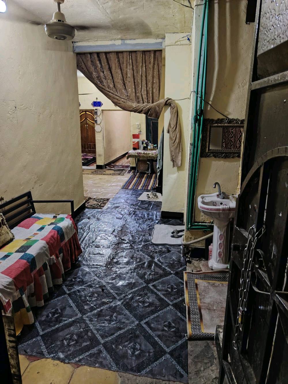 بيت لبيع مساحه 170  مكانه لحسينيه بل جريه بشارع  درويش
