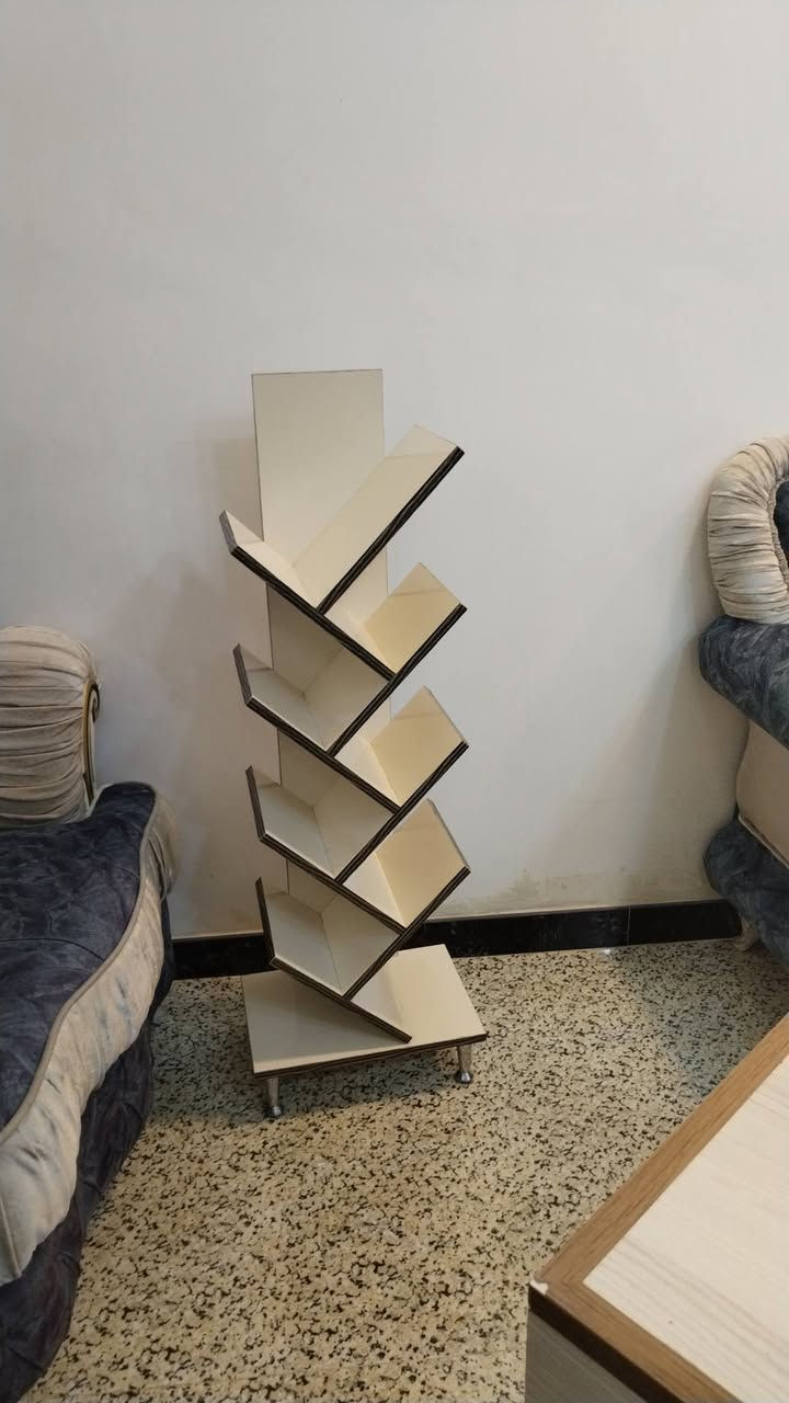 ميز مكتب نجارة شغل درجة اولى مع مكتبه الإرتفاع ٧٥سم والطول ١٠٠سم للاستفسار الاتصال على الرقم ***********
