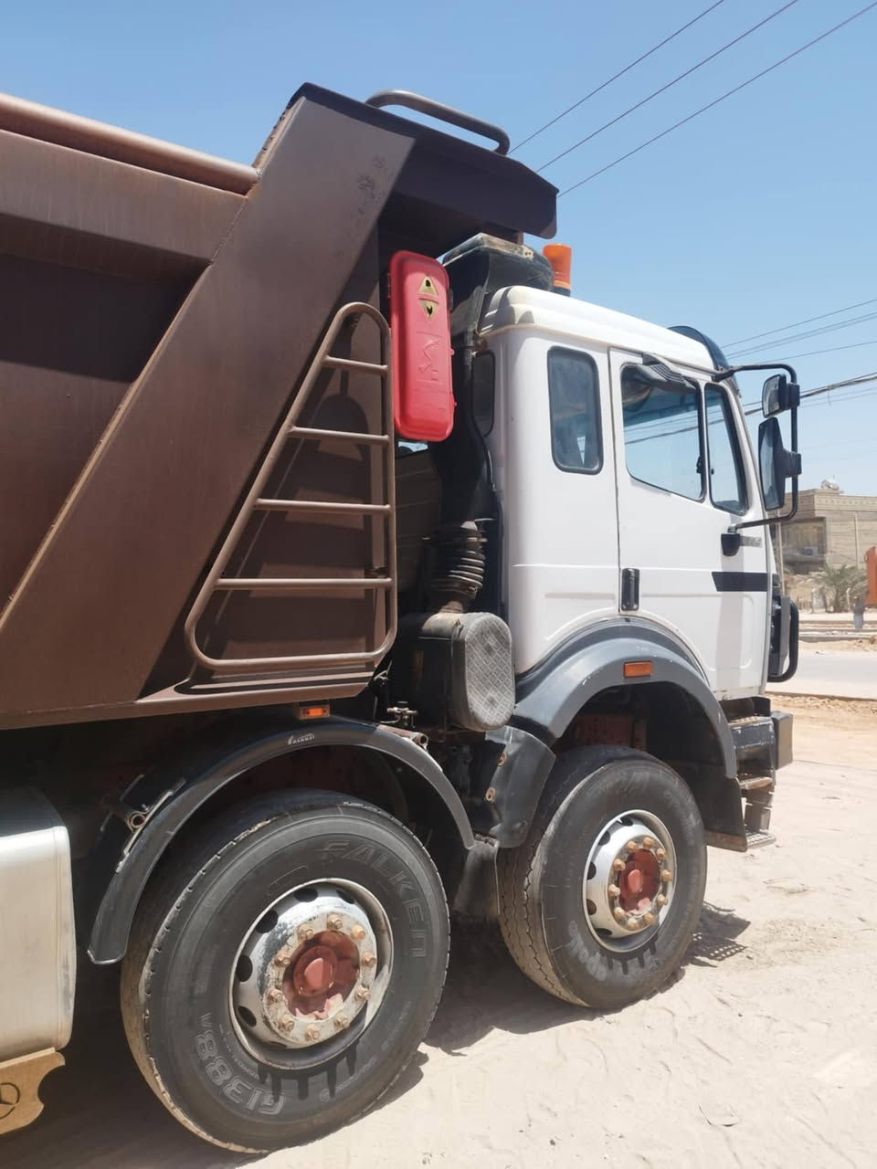 البي عكرب مديل 92 اصل مكينه 44 ستندر كير 210 رقم نجف بسمي مداور ثاني يوم مربوطه قاطره ومقطوره 3 لوحات رقم انكليزي ***********
