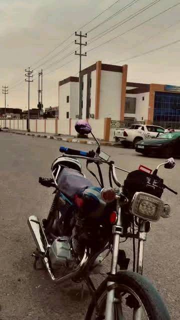 السلام عليكم
دراجه ايراني خمسه گيـر 150cc
موديل 20 لون ازرق
معدل عليها دشلي امامي وخلفي
صالنصه كاتم وصوت. رياضيه بطيخه نص
كشن رياضي الدراجه كلها مرتبه 
كلجات رياضيه طرد مركزي 6 براغي
الدراجه فقط الاشاير ميشتغلن نقصها كتف اشاير والباقي تشغل وتطلع
السعر:325.وبيها مجال
مكانها. الحبانيه
ليريدها يتواصل ع هذا الرقم
***********