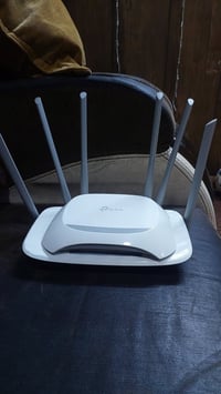 راوترات عدد ٢ للبيع نوع Tp-link جديدات واستخدام قليل جدا ونظيفات والتف...