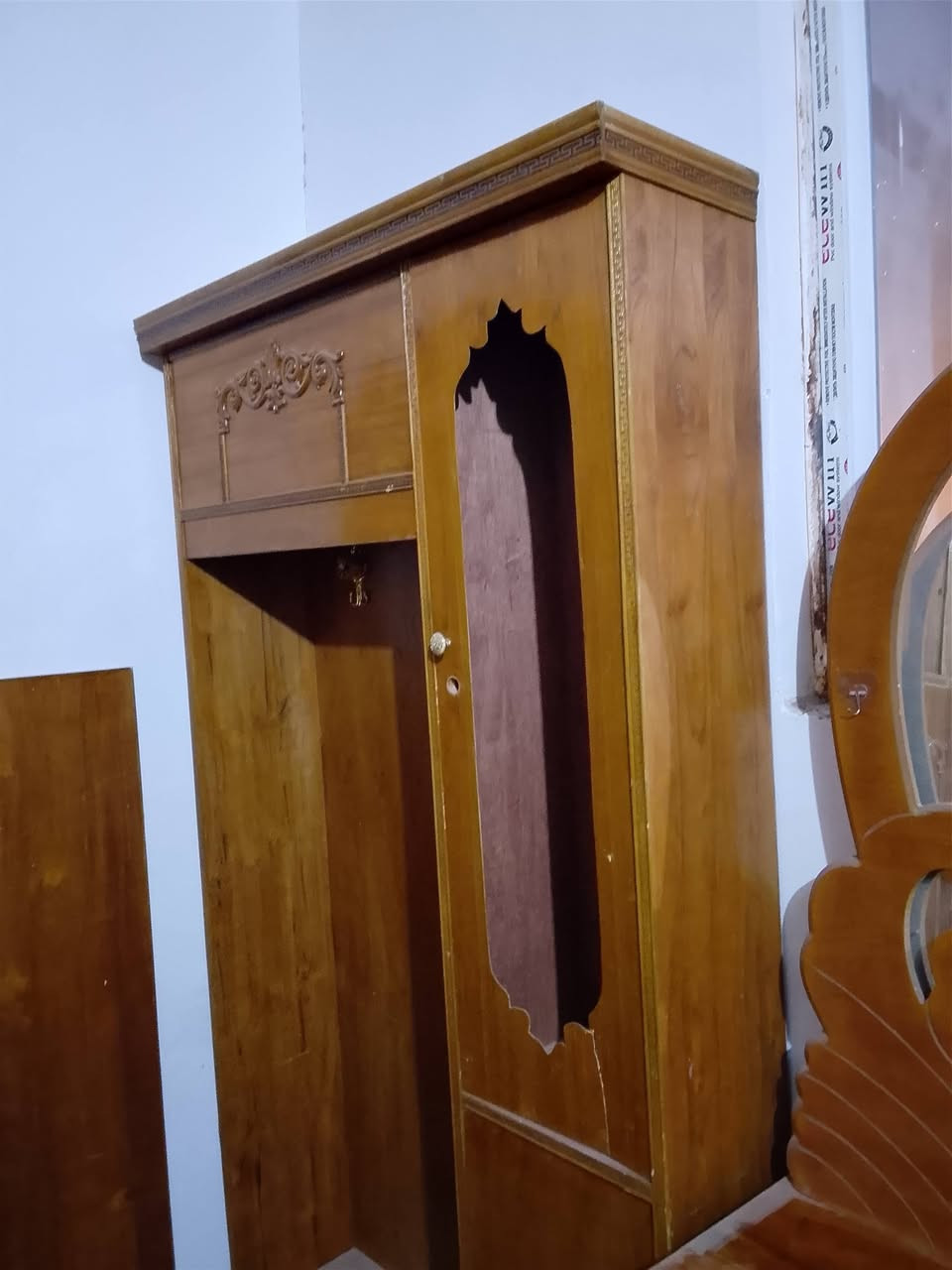 السلام عليكم غرفة خشاب مستعملة كاملة عوزها ترميم للبيع الموقع حي النداء قرب مجمع الاميرات الشراي يجي خاص او يتصل على هاذة الرقم *********** وبي خير ويدلل كل شخص
