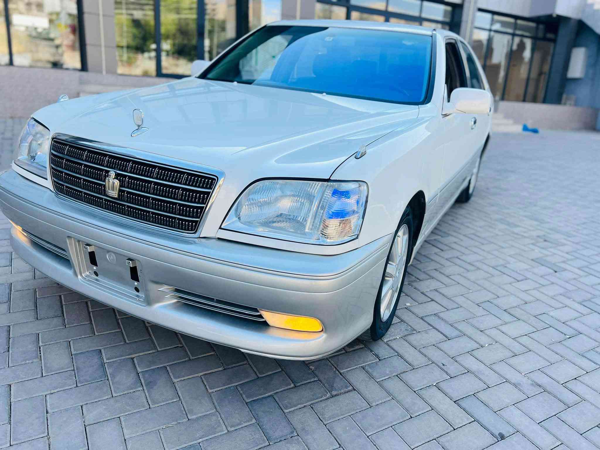 مەلیکە مووس 2002
D4بچوك
دوو دووگمە پەردە داژبڵ نەجەف ناوزەرد 
کۆدی نییە یەک پارچە بۆیاخی ئەورووپایە 
سعری 48گەڵاو مەجال 
***********.
***********سەیسایق
