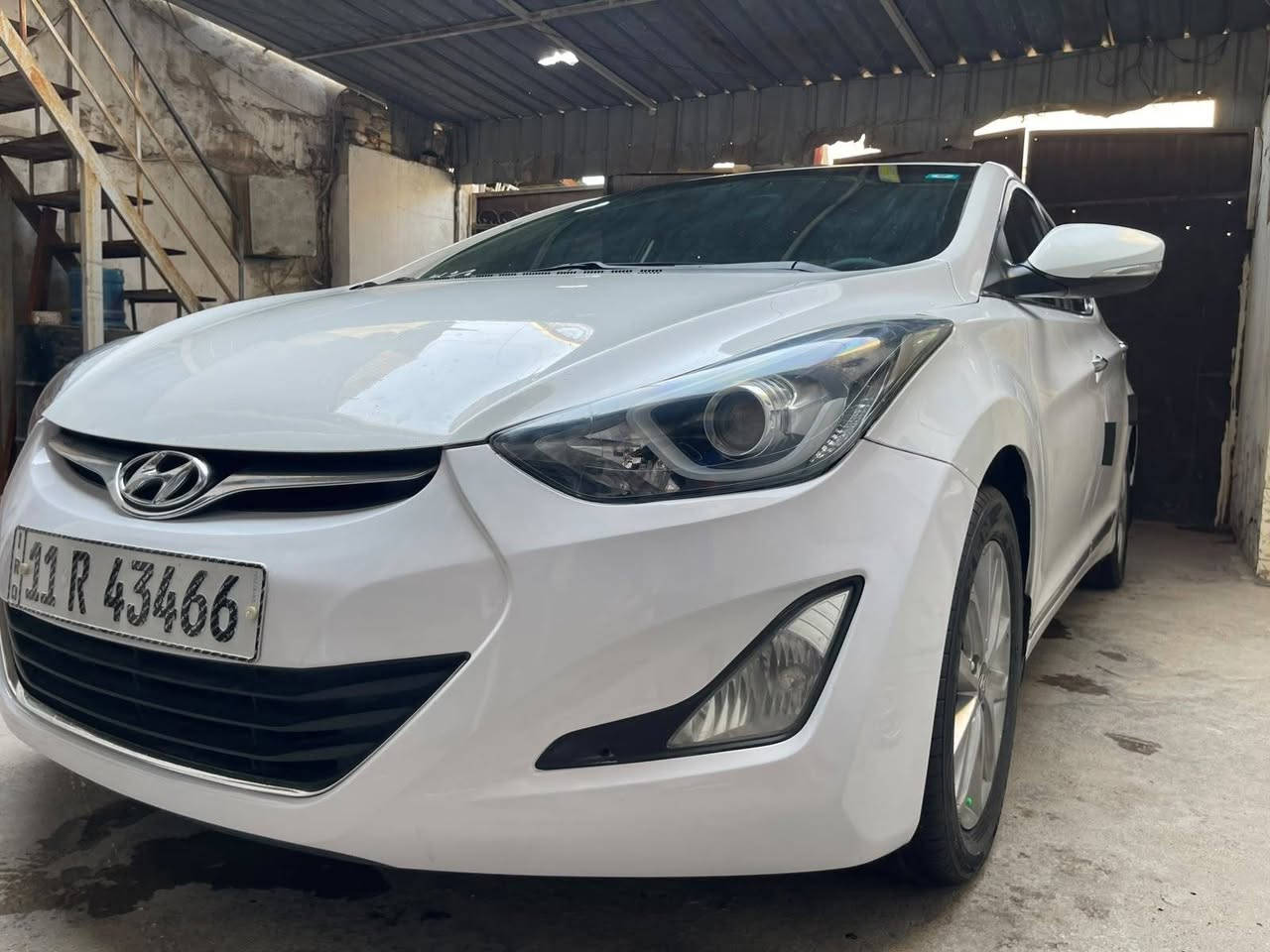 السلام عليكم ELANTRA 
2015 خليجي فول 1/1
محرك 2000 دوش مكفول بدون فتح  
ماشية 104 الف km 
 مي أخضر منضومة تبريد كلة جديد حت الفريز  جديد  تجي تلكا مو جديد  متاخذ السيارة  سفاري كاعية جدد  وياها كاعيات الشركة كاربت  وكتلوك الشركة 
رقمي : ***********
مكاني : بغداد حي اور 
السعر :116  وبيها مجال 
1_ ملاحضة : السيارة باسمي شخصيا رقم انكليزي مصفر غرامات 
مكفولة من ضربة وتبديل وصبغ  
بارد بسيط فقط 
2_ ملاحضة : منضومة زنون ضمان سنة
