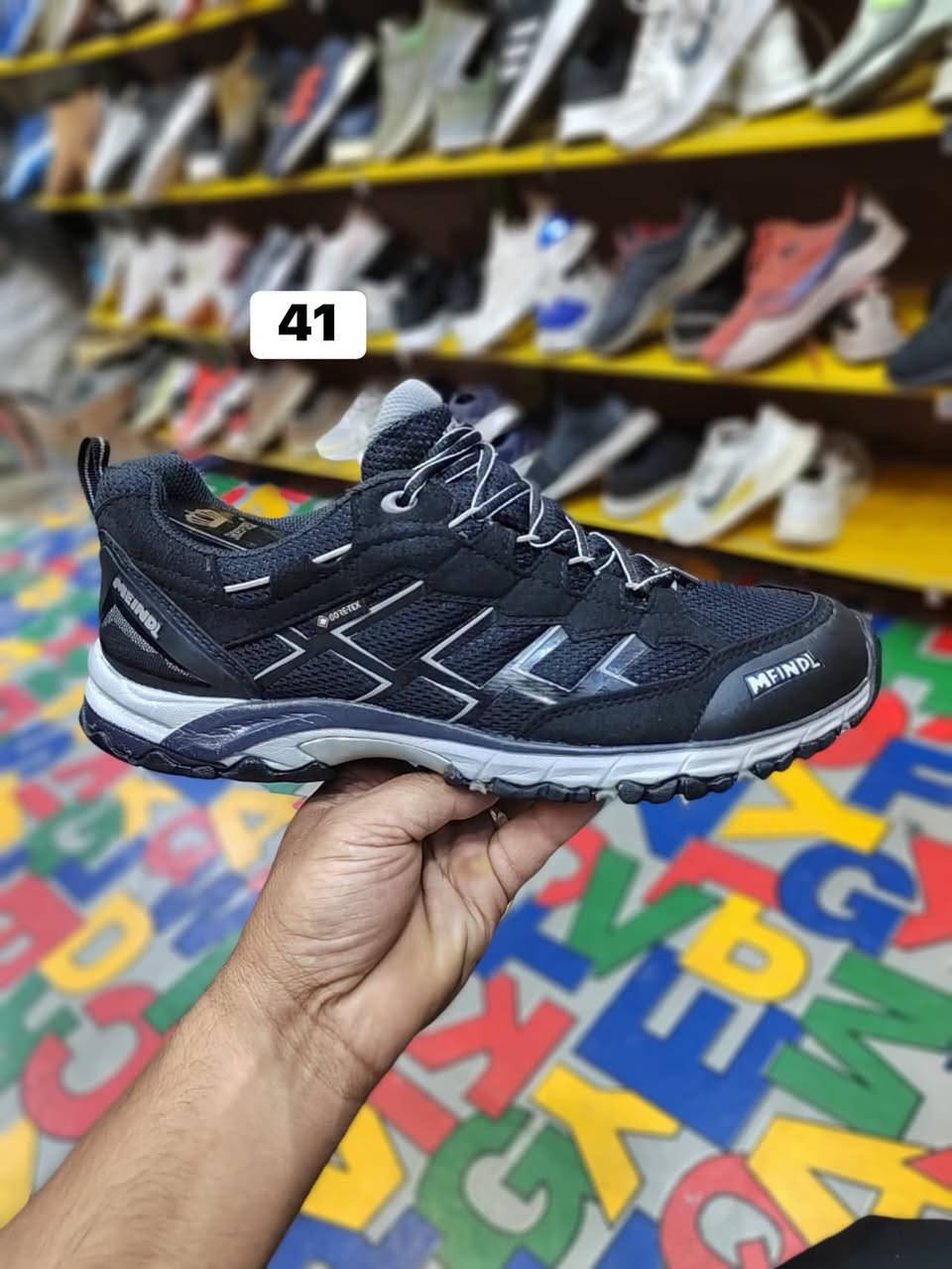 توصيل 
كل عراق
واتساب
***********

نص مكتوب في الصور:
- 44
- 41
- 45
- ايكو 42
