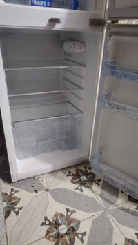 ثلاجه جديده 7 قدم كلش نظيفه سعر 90 بيه مجال بسيط مكان بغداد المشتل شرا...