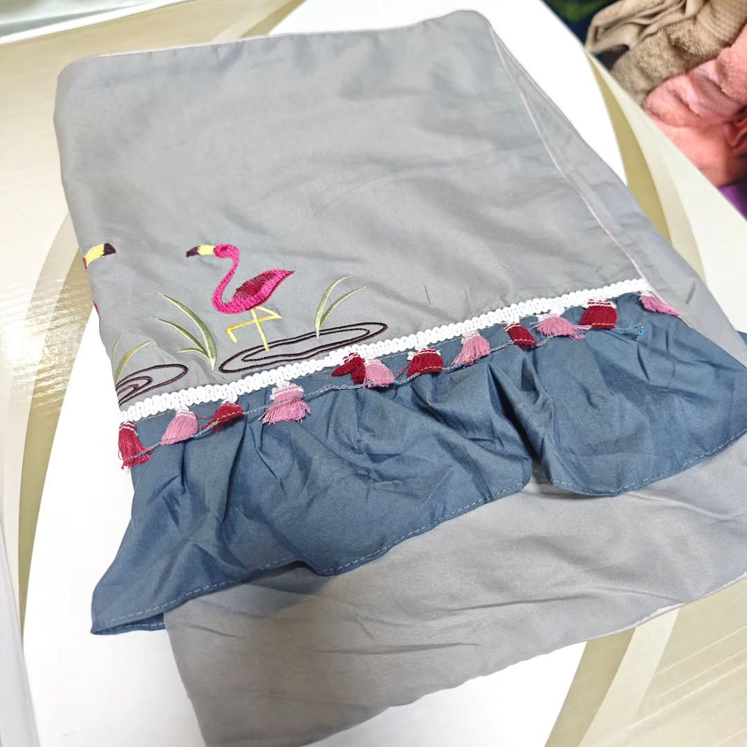 عرض خاص توفر مخده تطريز قطن 100/100 ماركه الفائق 😍🫂
نعومه وجمال 🥰
 عرض خاص مخده تطريز سعر 6 الاف فقط 😍
-———————————————
متوفر توصيل بغداد وجميع المحافظات🚕🚕
للحجز والاستفسار يرجى مراسلة الصفحة💌💌💌
او الاتصال  فايبر واتساب على الرقم 
📞📞
 واتساب ***********
زوروا موقعنا على العنوان التالي:-
👇👇👇👇👇👇👇👇👇👇👇👇👇👇👇👇👇 
💧/السماوة عكد الجامع داخل مول الاميرات مجاور ايلين شوب
#العراق #العراق🇮🇶 #مفروشات #بغداد #در_الحسن

نص مكتوب في الصور:
- 😍 مخده قطن 100/100
