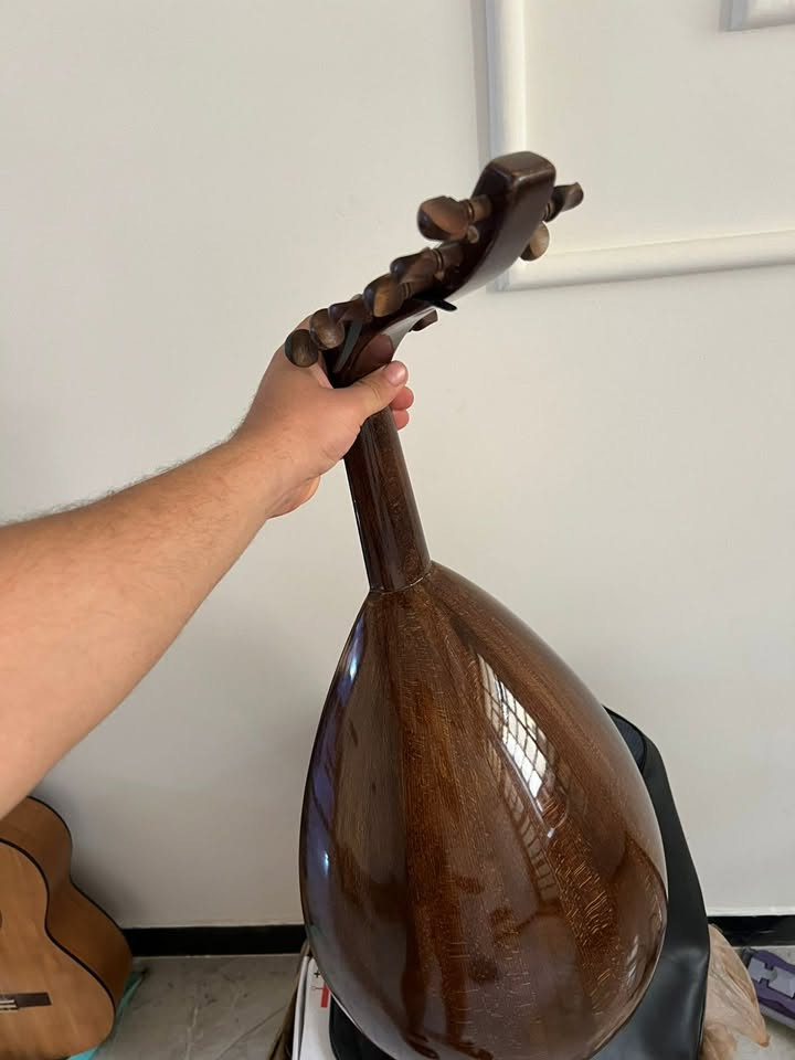عود زرياب • آلة وترية