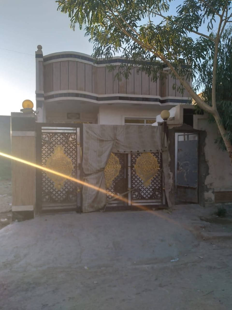 السلام عليكم مشتمل زراعي للبيع وراء مجمع الرحاب المساحه 125 السعر 42 بمجال تواصل بالرقم *********** ***********
