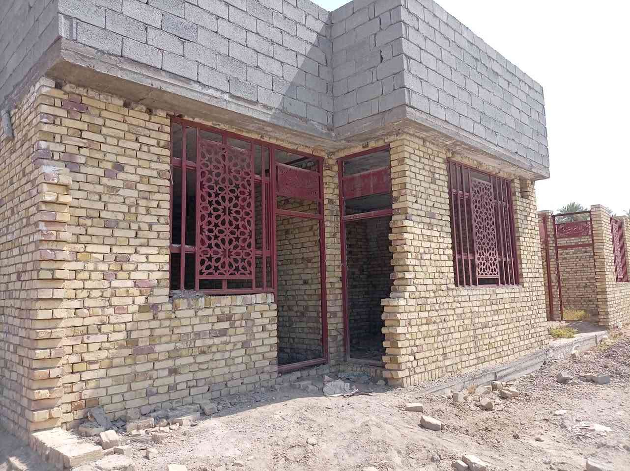 يالله هيكل للبيع المساحه 100 متر مربعه سند ٢٥ قرار محكمه يحتوي على غرفه او صاله ستقبل مطبخ صحيات داخليه او خارجيه خدمات كامله مي كهرباء مجاري مدارس قريبه كلش للشارع العنوان كربلاء طوريج بمجمع الجوهره خلف بيت القيم مقام السعر 26  معه مجال للشراي /

مراجعت مكتب الإبداع للعقارات العنوان شارع الحوالي قرب مطعم قنديل *********** /*********** وتساب
