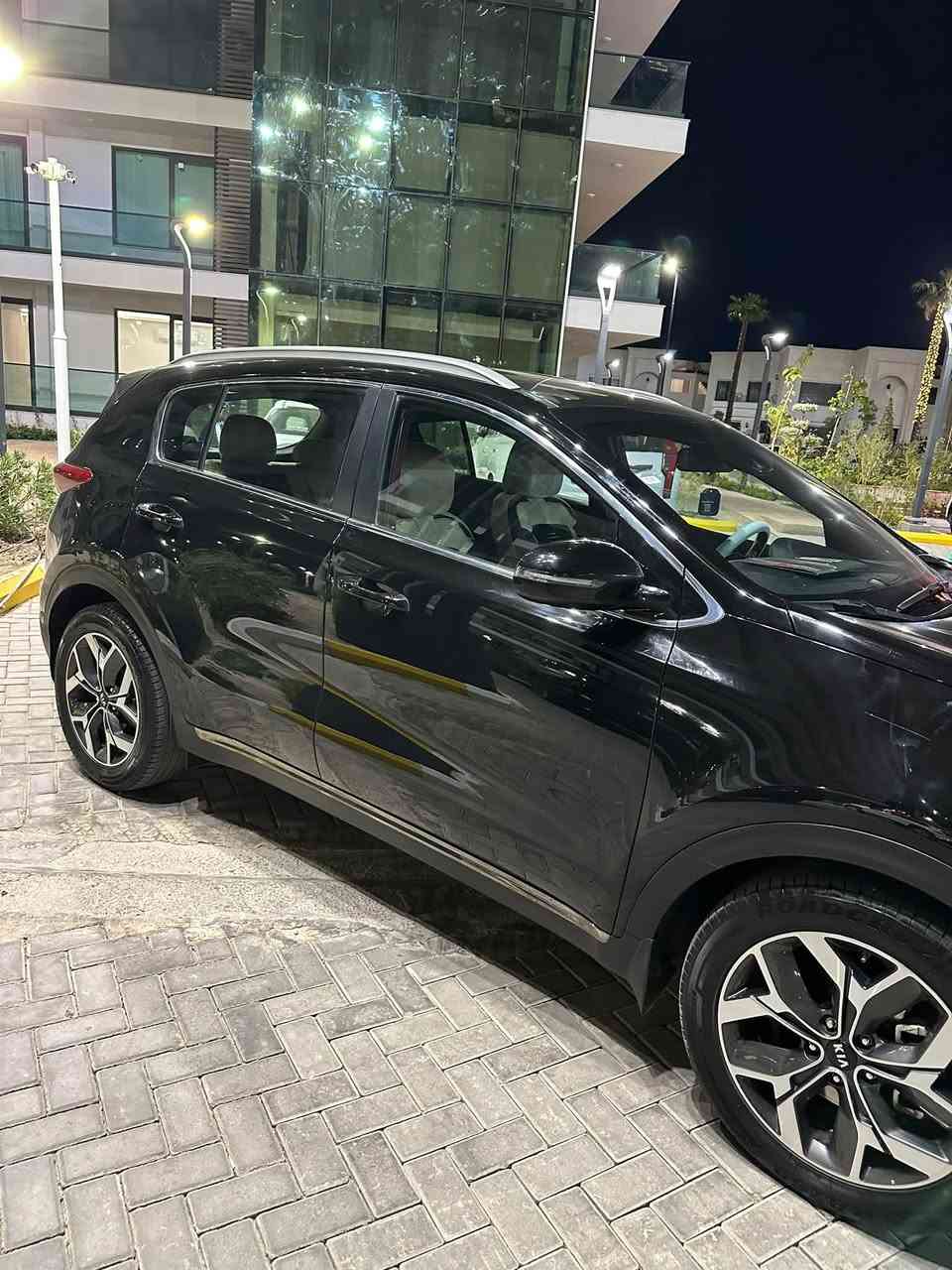 سلام عليكم سبورتج 2020 للبيع نص فول كشنات جلد تحكم ستيرن جهتين شفتات ستيرن رادار امامي رادار جانبي مري شفط حفض المسار ثلاث انضمه قياده مثبت منحدرات شاشه جبيره بيها بارد بل حافه مال الباب ولجاملغ الخلفي وبيها تكمه مال السايقه نص صبغ معروضه 147 وبيها مجال 
التصال ***********
