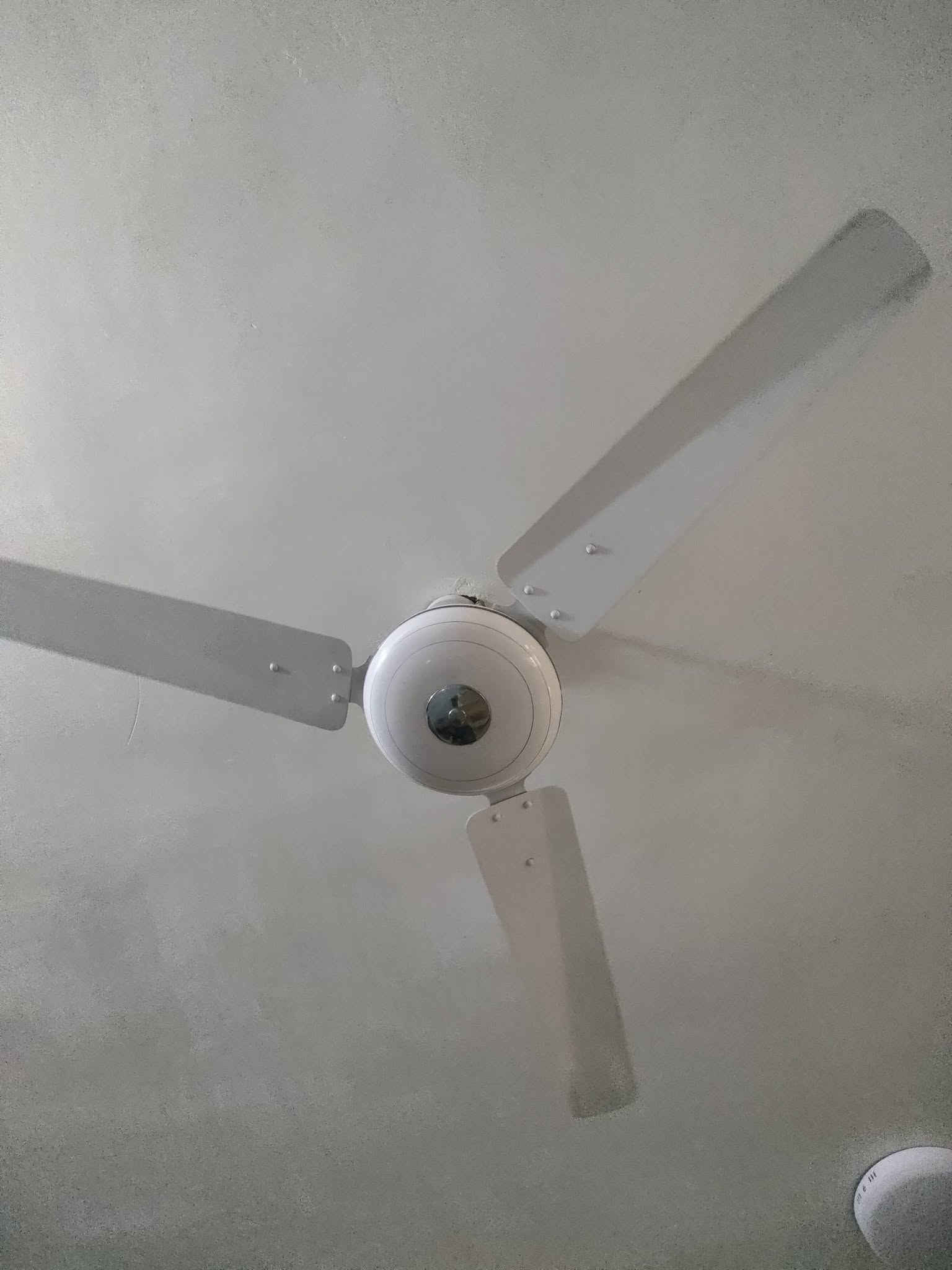 السلام عليكم للبيع مجموعه اغراض مستعمله ونظيفه ومناسبه العنوان مسيب حي المعلمين الدوب *********** اكو بعض الاغراض موظحه بل فديو 
قناني غاز عدد2 سعر الوحده 65 قفل بدون عمله 
مجمده هونداي حجم كبير شرط وظع الشركه 190
كنتور 5 ابواب سعره 175
بوفيه متر ونصف تزكام وكلش قويه 85 
كاميرات مراقبه منصوبات وكاملات شركة دهوى مع الشاشه150
بنكات جداري شركة انوال عدد4 سعر الوحده 20 وثنين سقفيه العربي الوحده 25
شبكه نانو وياها راوتر 25 
جربايه تزكام نفر واحد غير مستعمله50
***********
