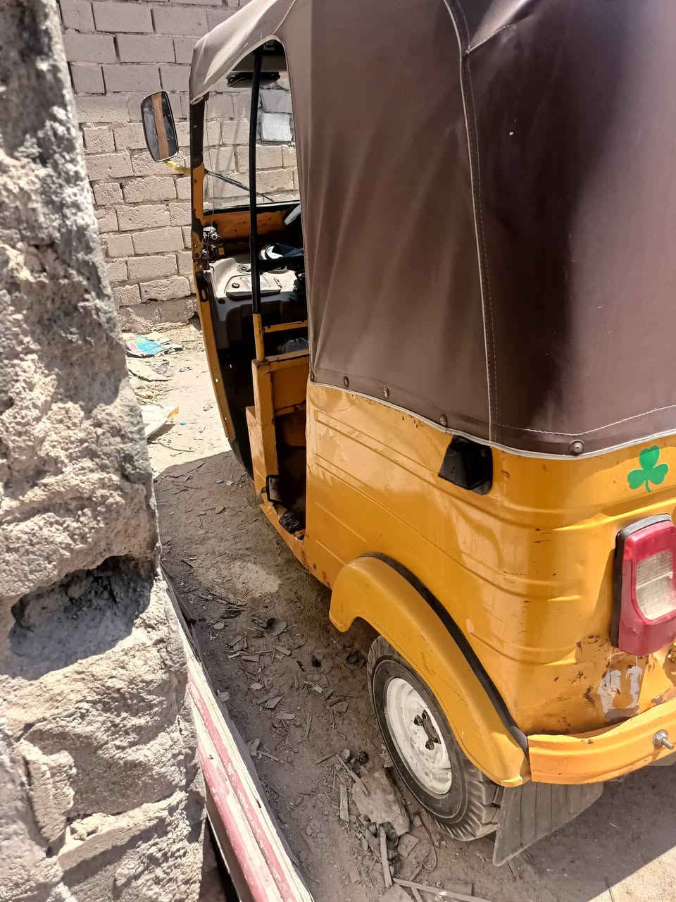 تكتك باجاج موديل 19 ادوات شغالة كهربائيات
  كلشي بيها شغال لاتنقيص ولا تبخير
 فقط القبق مال الكير مكسور قطه منه 
السعر 2000 وبيها مجال بصيط  لمو شراي لايعلق 
ولايتصل وتعبني   مكاني بصرة الزبير متواجد واتساب ***********
