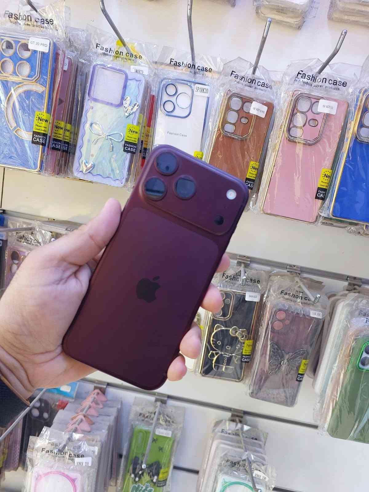 ايفون 18 برو ماكس • ٢٥٦ • بطارية ١٠٠٪