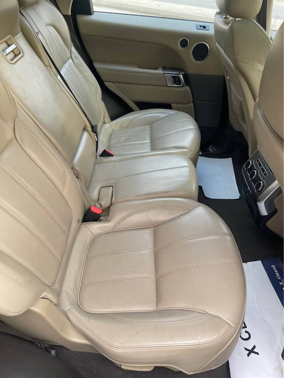 Range Rover Sport
Model 2015
V6 supercharged
بێ ڕەقەم دوبەی
کۆدی ئاسایشی بۆ کراوە
١٤٣ هەزار ڕۆشتوە 
مەکینەو گێڕ مەزبوت نەکراوەتەوە
فول مواسەفات 
ناوزەرد
لایت LED
سنوق شەفت 
سەقف پانۆراما
سەماعە مێریدیان
کامل ڕادار و ئۆتۆ ستۆپ
دەبڵ کارەبایی بەرزو نزم 
زۆر مواسەفاتی تر …
زۆر تازەیە سەیارەکە 
١٣٧ گەڵا و مەجال
*********** السليمانية, العراق
