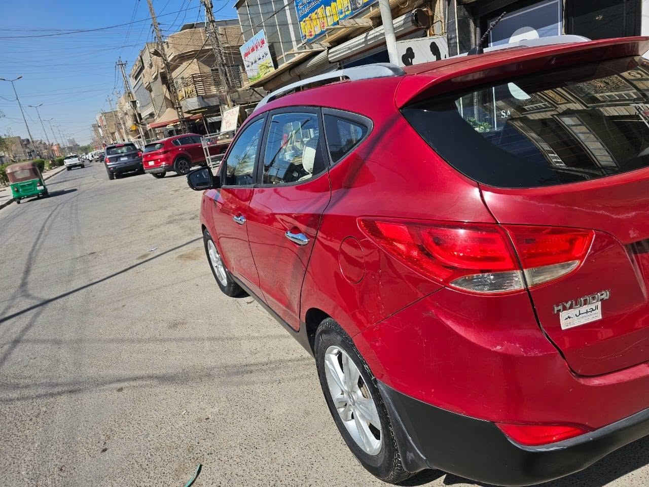 السلام عليكم 
توسان ٢٠١٢ للبيع وارد خليجي
رقم بغداد بأسمي تحويل مباشر
بيها جاملغ نفسة 
بنيد مبدل ومصبوغ 
صبغ بالجاملغ الخلفي 
كير مكينه صدر تبريد مكفول 
العنوان بغداد الدورة 
*********** 
السعر 108 بيها مجال بسيط
