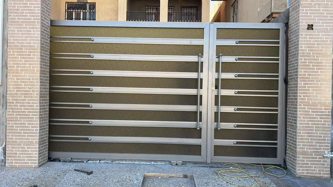 يالله السلام عليكم نعمل كافه ابواب شبابيك مع صبغ تنضيف كادر مرتب مناسب حداده جوال ستفسار تواصل مراسله صفحه أو ***********تصال على رقم او اتساب
