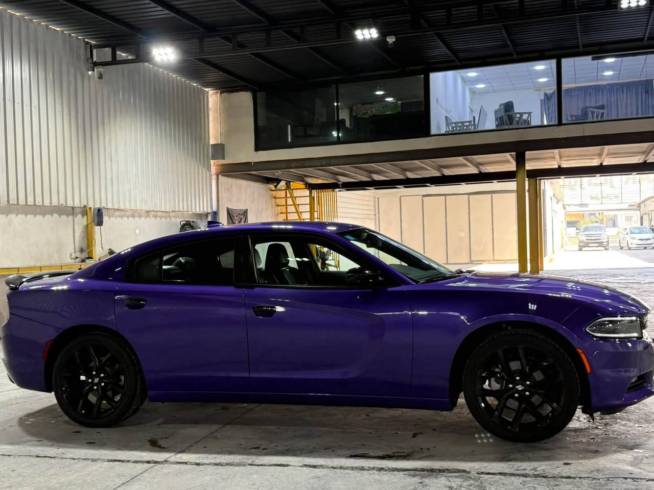 السلام عليكم 

جارجر sxt 
2023 

رقم بغداد بأسمي 
سيارة جديدة كلش وحلوه وبعد احلى من الصور 

بچم كبس بدون ارباكات السونار موجود مالتهه  سياره صافيه

السياره بدون حادث فقط بأمريكا كلير  وممبين ولا معجون ولا تعديل ابد سياره صافيه وجديده 

سونارهه موجود 

شاشه جبيره تحكمات
كشنات حضن جلد كهرباء 
معروفه مواصفاتهه 

مكاني كربلاء 

‭***********‬
***********
