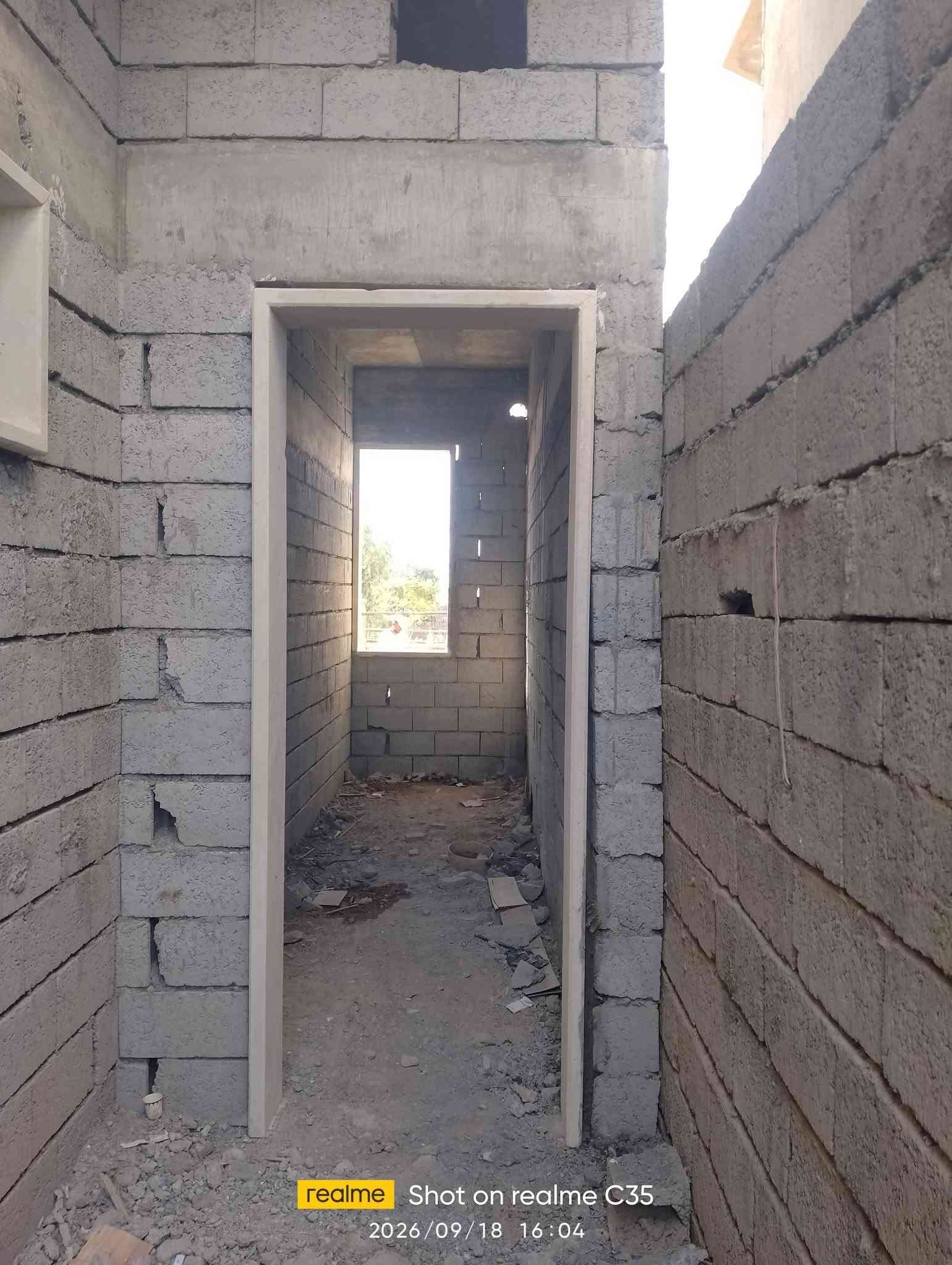 يوجد كادر حجر حلان مرمر بسعر مناسب شغل  اليوم عمنه في قضاء الحويجه شارع الطباء عملنه شرط هندسه من يرغب بل عمل يتصل عل خط و الخاص مفتوح ***********

نص مكتوب في الصور:
- realme Shot on realme C35 2026/09/18 16:04
- realme Shot on realme C35
- 2026/09/18 16:04
- realme Shot on realme C35 2026/09/18 16:03