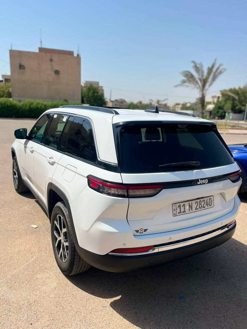 السلام عليكم ورحمة الله

السياره شهداء‼️‼️‼️‼️
باقيلها سنه و3 اشهر تصير حره ‼️‼️‼️‼️

للبيع Jeep Grand Cherokee 2025 Limited Plus 🇺🇸
🔹 الموديل: 2025
🔹 الفئة: Limited Plus
🔹 المحرك: V6 
🔹 السياره 5 راكب 
الموصفات
مقاعد جلد اوف وايت 
تبريد مقاعدامامية تبريد وتدفئة 
خلفية تدفئة
 خزن ميموري وضعيات المقعد 
 خمس كامرات محيطية 
شاشة كبيرة
رادارات وحساسات امامي خلفي جانبي
سلايد روف بانوراما على طول السيارة
تشغيل عن بعد 
مري وسطيه كأمره 
غسل الكامرات اوتو
تبريد منفصل 
كامرات 360 
5وضعيات قياده 
بردات خلفيه بلاديه
تحذير انحدار 
قياده ذاتيه 
تحديد مسار 
تحذير السرعه 
شاحن وايرليس 
ممشى السيارة 13 الف ونص 
والمري قلاب عند الرجوع والتعرف على الاشخاص كذالك 
وتشغيل البلاجكتور تلقائيا مع الكامرة عند الاستادرة
 
الحادث 3 قطع مبدله اصليه لون بدون صبغ جاملغ وبنيد وقبق جنطه بيها 3 أصابع بل خشم الشاصي الخلفي فقط 

السعر خابر وتدلل 

📍 الموقع: بغداد زيونه
📞 للتواصل: ***********
