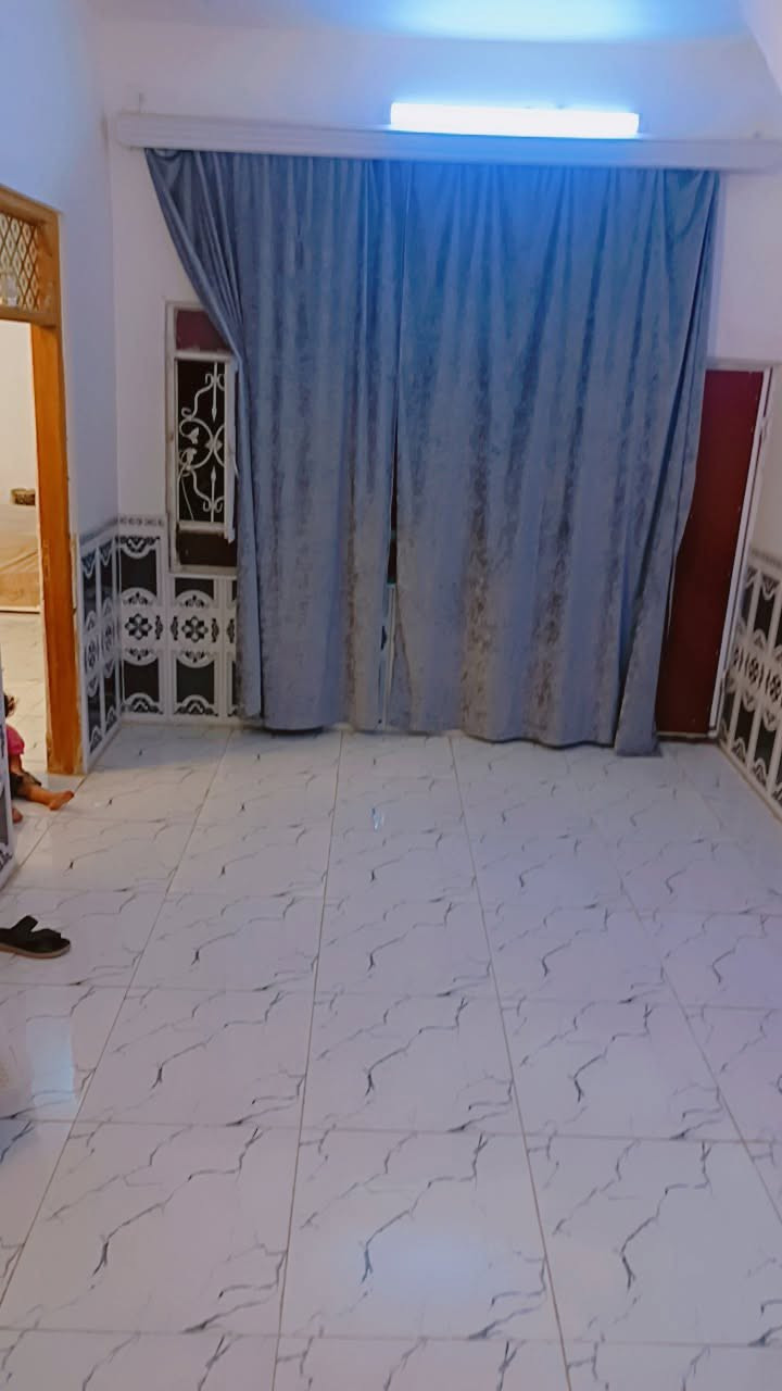 بيت للبيع  شارع الصب مقابل قرية الغدير عمود ٣٢١
مساحته ١٤٠ متر 
المزارع شارع ٤٠ 
سعره بالنقدي ٣٨ مليون 
بالقسط ٤٥ مليون مقدما ١٠ مليون و٥٠٠ كل شهر  سقف صب
 رقم صاحب الدار ***********

مكلفه بالنشر
