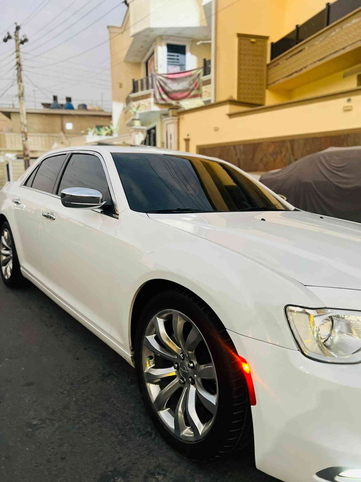 سلام عليكم اوباما كرايسلر 
دخول جديد كتاب ظباط رقم بغداد بسمي
موديل 2020
فوول الاخير
بنراما 
كشنات جلد تدفئة تبريد
ستيرن كهرباء تدفئة
حزن ميموري
تشغل عن بعد
شاشه كاربي
تدفئة بلكشنات الخلفيه
فوول السياره 
مكان السياره بغداد 
***********
