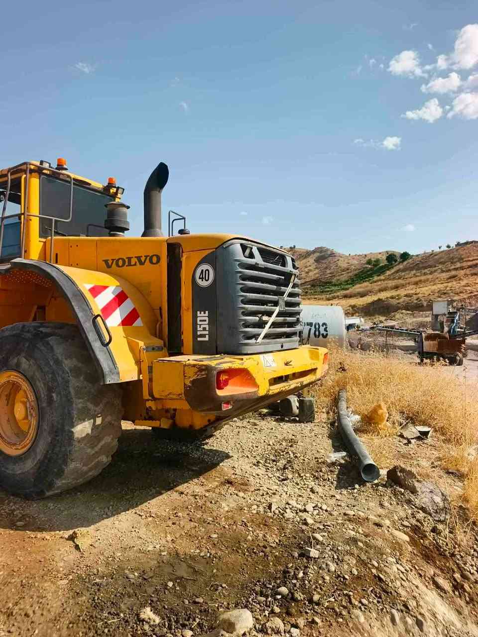 للبیع بۆفرۆشتن
Volvo L150E 2004
مودێل ٢٠٠٤
مەنەفێسە 
مەکینە پەمپ نۆزڵە 
تەبردی بەشەرت 
بێ بۆیاخە 
هیچی نەکراوەتەوە
گێرو ئەسکل تەگەر نەکراوە
تاقم تایەی باشە 
هەموو گیانی بەشەرت

***********
0750363106

کۆڕەکە وەپسپەپ ڤایبەر لەسەرە

