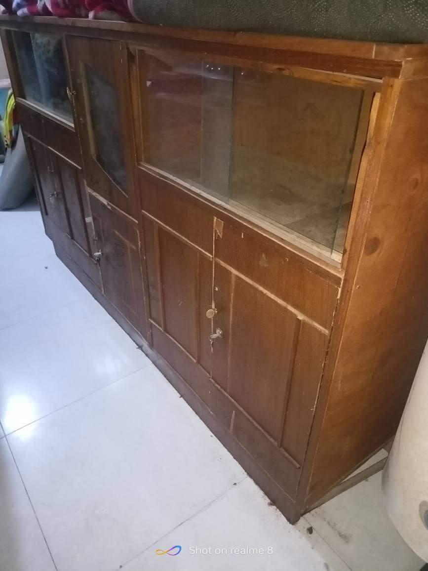 بوفية للبيع السعر 65 العنوان العمارة حي الوحده *********** عمارة, ميسان

نص مكتوب في الصور:
- Shot on realme 8