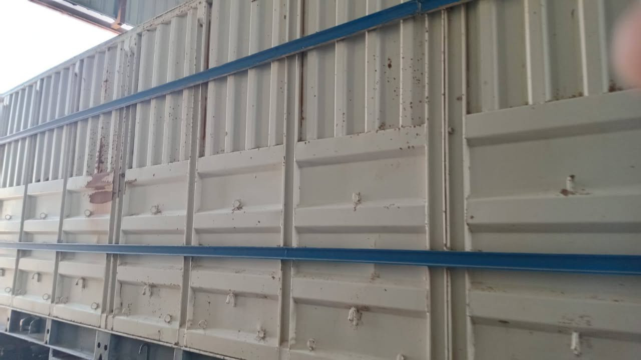 جناب للبيع نضاف بدون خياس طول ١٢و٣٥ ارتفاع متر و٨٠ ميسان ***********
