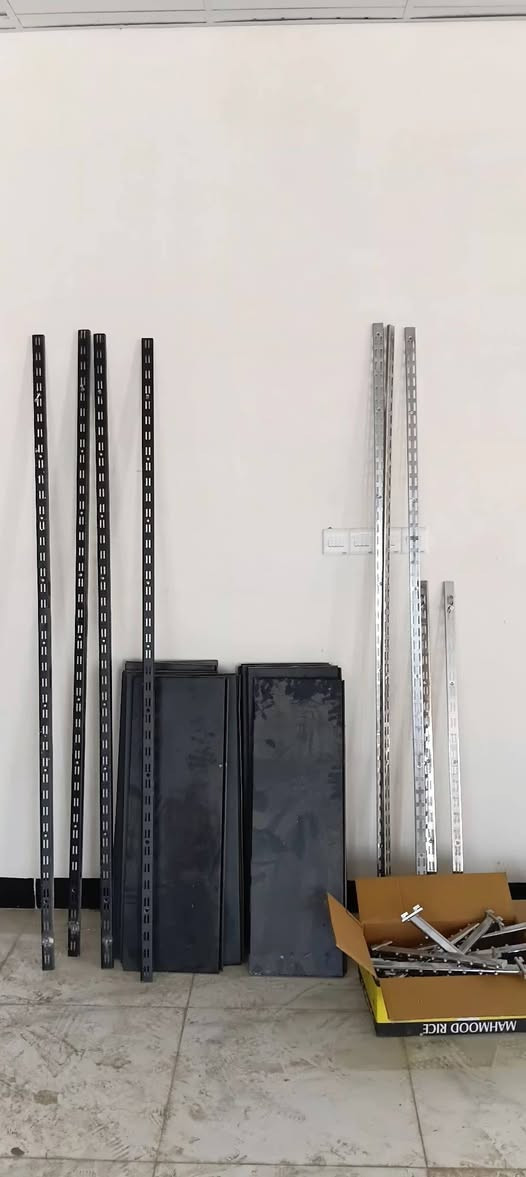 ارفوف للبيع + حمالت + تعاليك+ حديد امشبك للبيع ***********

