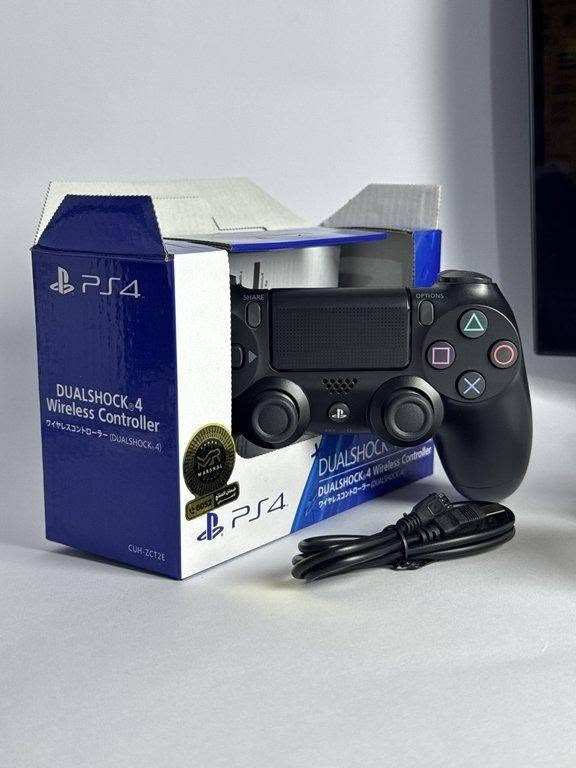 يد تحكم لاسلكية PS4 DualShock 4

استمتع بتجربة لعب مريحة ودقيقة مع يد تحكم DualShock 4 المتوافقة مع جهاز PlayStation 4. تتميز بتصميم مريح، أزرار استجابة سريعة، وعصاتي تحكم تناظريتين تمنحان تحكماً سلساً أثناء اللعب.

المميزات:

اتصال لاسلكي عبر البلوتوث.
لوحة لمس (Touch Pad) مدمجة.
أزرار SHARE و OPTIONS.
مكبر صوت مدمج.
بطارية قابلة لإعادة الشحن.
منفذ Micro USB للشحن.
تصميم مريح للاستخدام لفترات طويلة.
متوافقة مع أجهزة PS4 وبعض أجهزة الكمبيوتر.

محتويات العلبة:

يد تحكم لاسلكية DualShock 4.
كيبل شحن USB.
علبة المنتج.

متوفر توصيل لجميع أنحاء العراق
للتواصل واتساب فقط :***********

