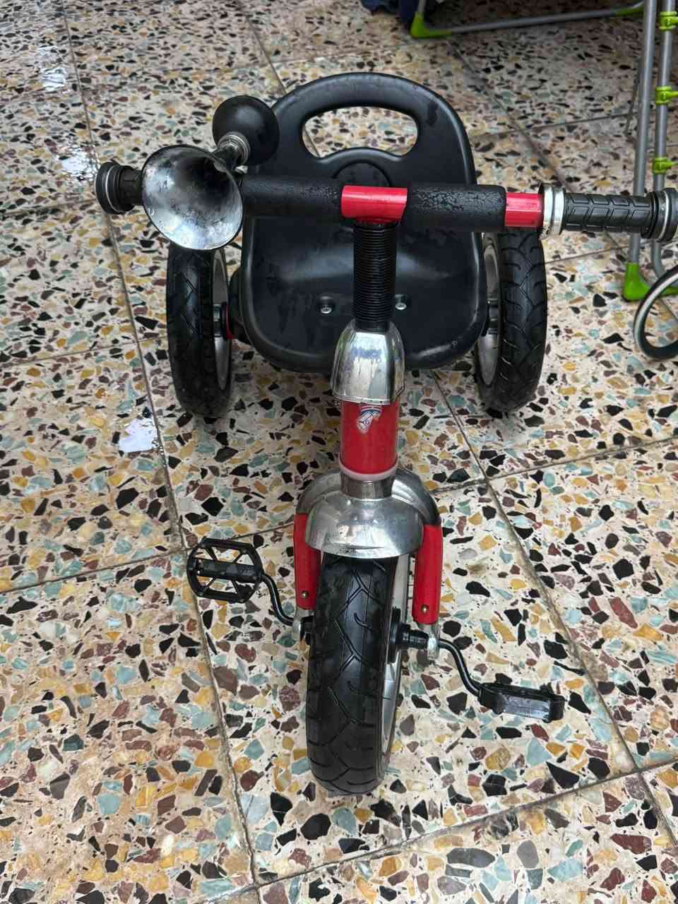 أغراض للبيع
سرير طفل كامل وبي الهزاز ودوشك 100. الف

دوشك نفرين إسفنج 50. الف

بايسكل وبي موسيقى 35 الف 

كرسي هزاز يكفي لحد عمر ٦ سنوات  ويصير منام للطفل 10 الف

مشاية أطفال مامستعملة بل باكيت 20 الف

سكوتر + حوض سباحه ثنينهم ب10 الف
